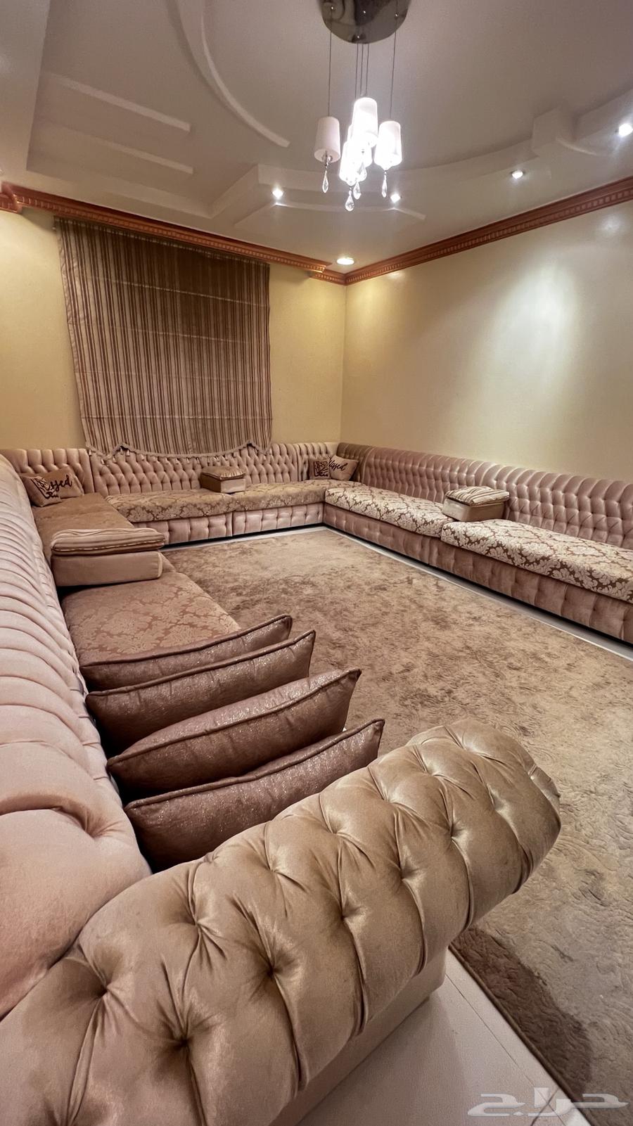 Sofa in excellent condition, clean64512302485249110