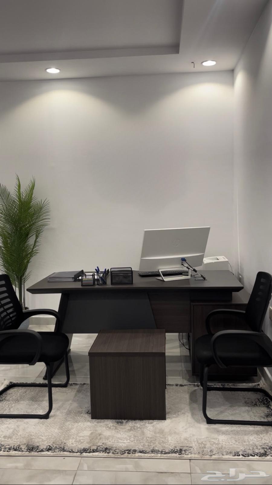 مكتب للبيع اداري و شخصي64511395598210110