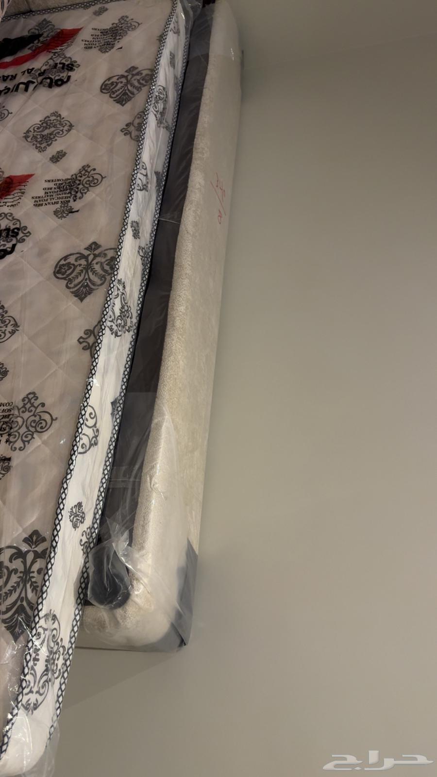 سرير جديد ما انفك من كيسه مقاس نفر   مودرن  مرتبة64518577555585112