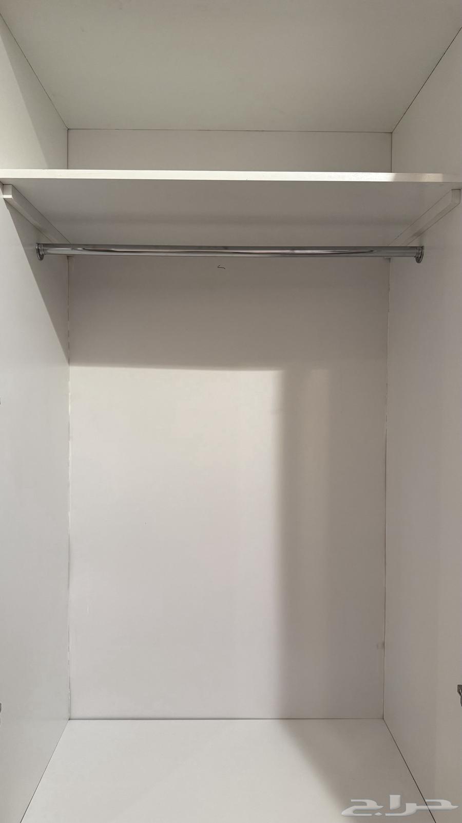 دولاب ابيض وذهبي64515430695043111