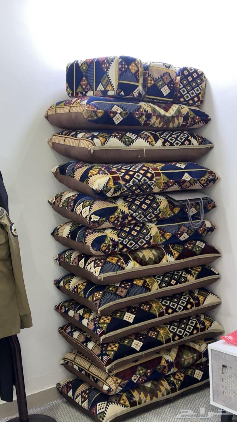 مساند ارضيه نظيفه مره واستخدام شهرين64511269536257111