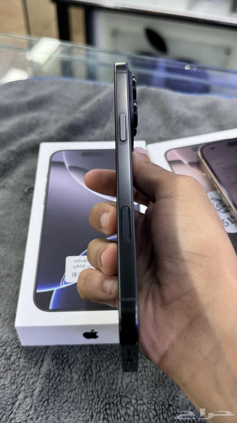 ايفون 16 برو ماكس 512 لون أسود وصحراوي64513728479873114