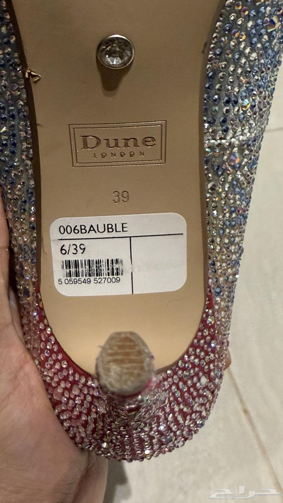 كعب سوار فسكي مقاس 39. من دون لندن. ملبوس مرتين فقط.64517974953475114