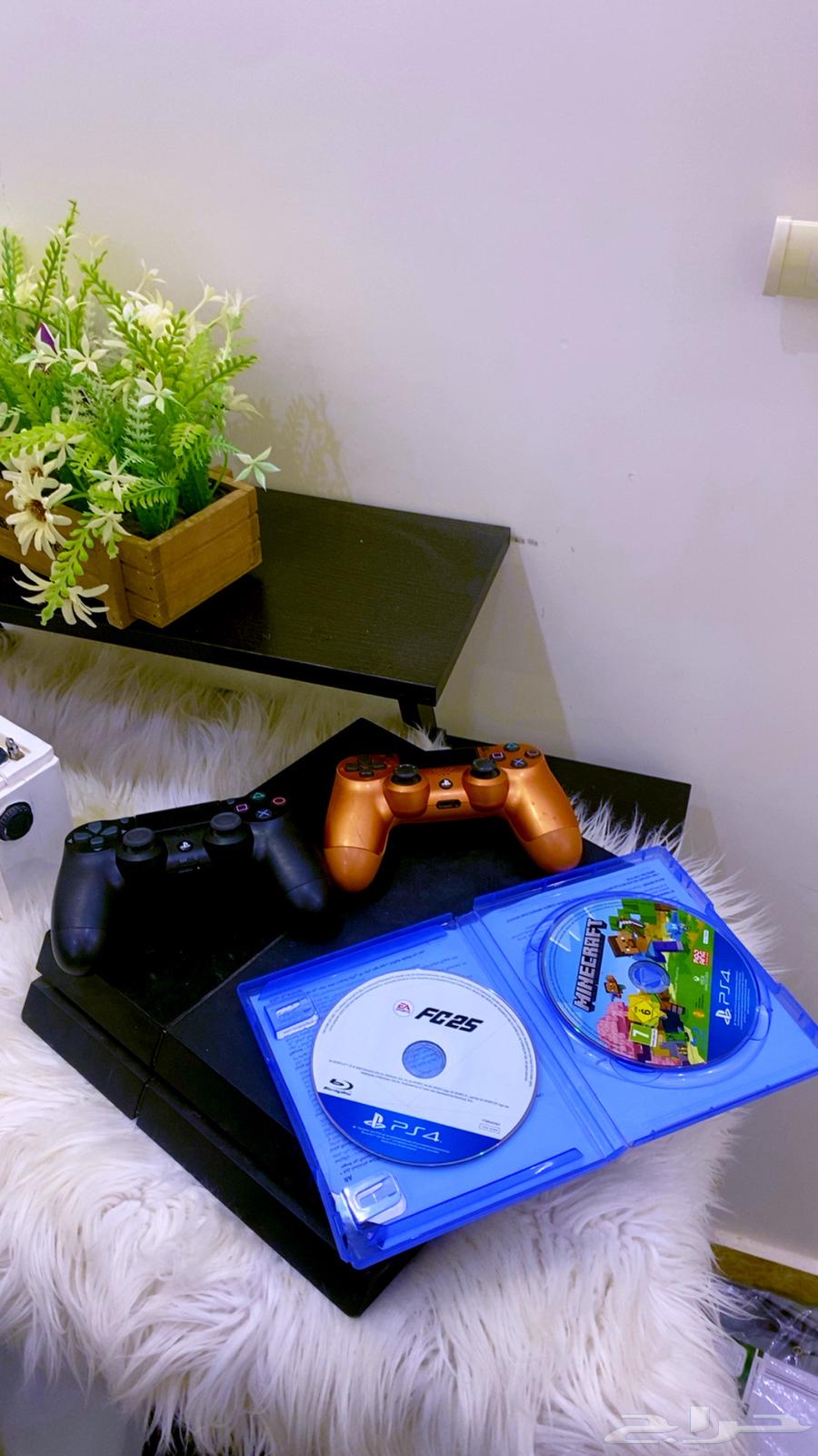 PS4 used, clean with three games64512134468611110