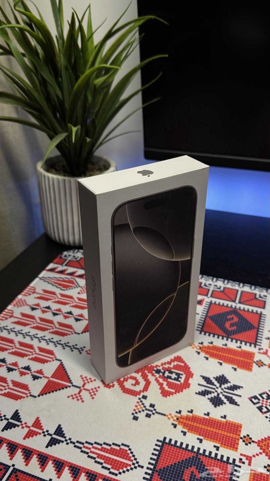 ايفون 16 برو بكرتونه64515737384705111