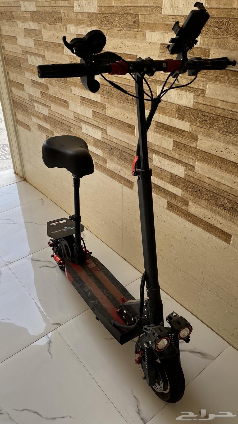 Monster scooter 3 speeds maximum speed 99 didn't last with me for two months64514789517699111