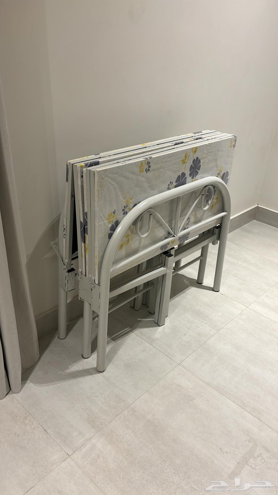 سرير قابل للطي وكأنه جديد64512887433985110