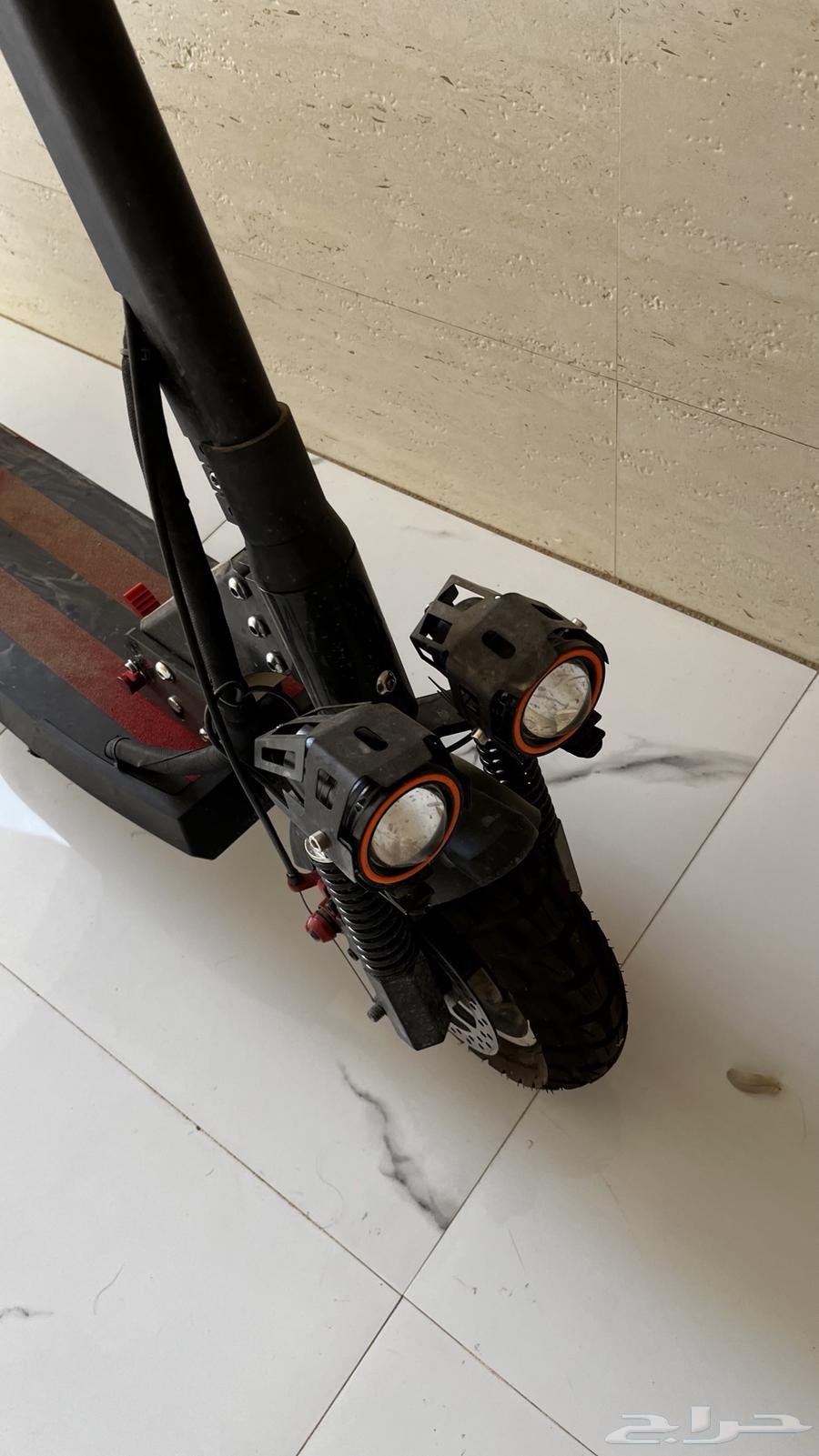 Monster scooter 3 speeds maximum speed 99 didn't last with me for two months64514789517699112