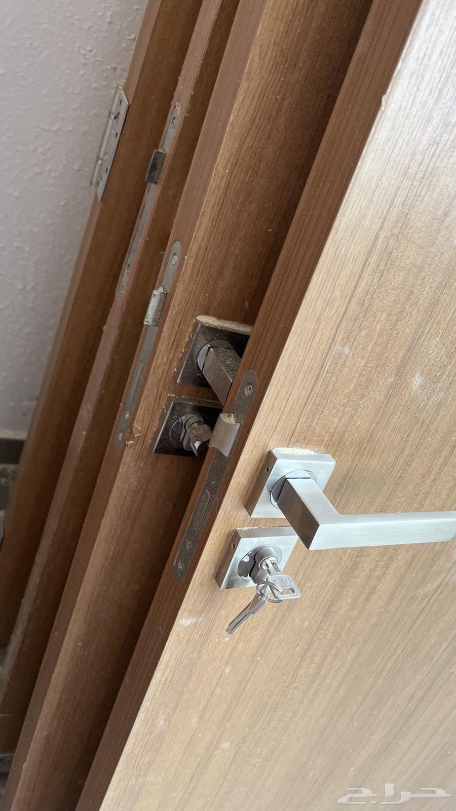 البيع بيبان خشب64511912404610111