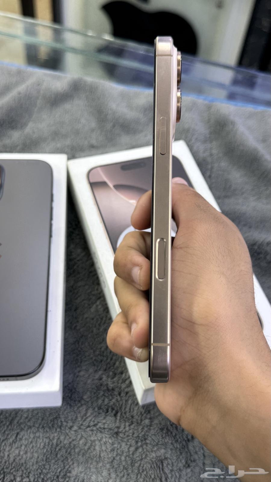 ايفون 16 برو ماكس 512 لون أسود وصحراوي64513728479873111