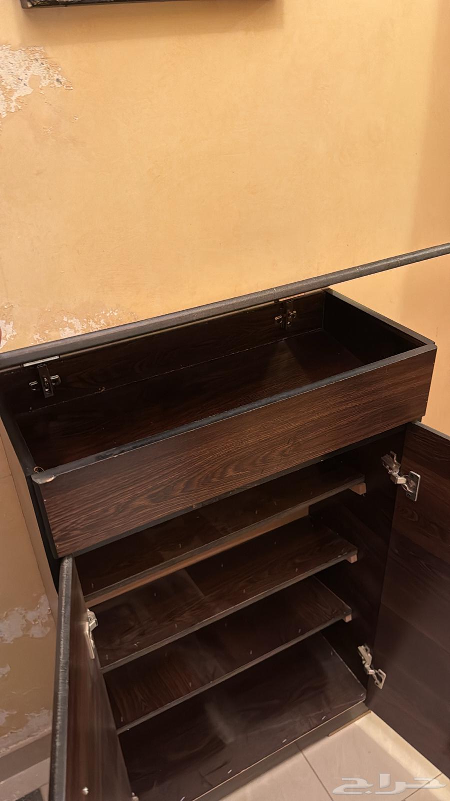 دولاب تخزين   كراسي مع طاولة64513990177281111