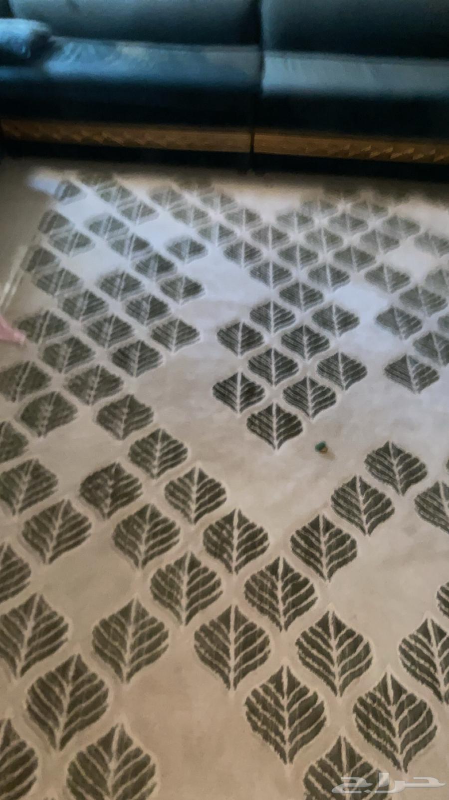 Clean sofa with little use64512594894850110