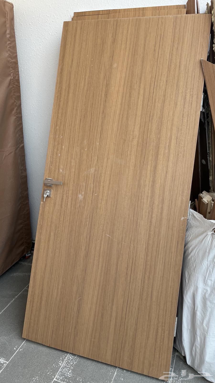 البيع بيبان خشب64511912404610110