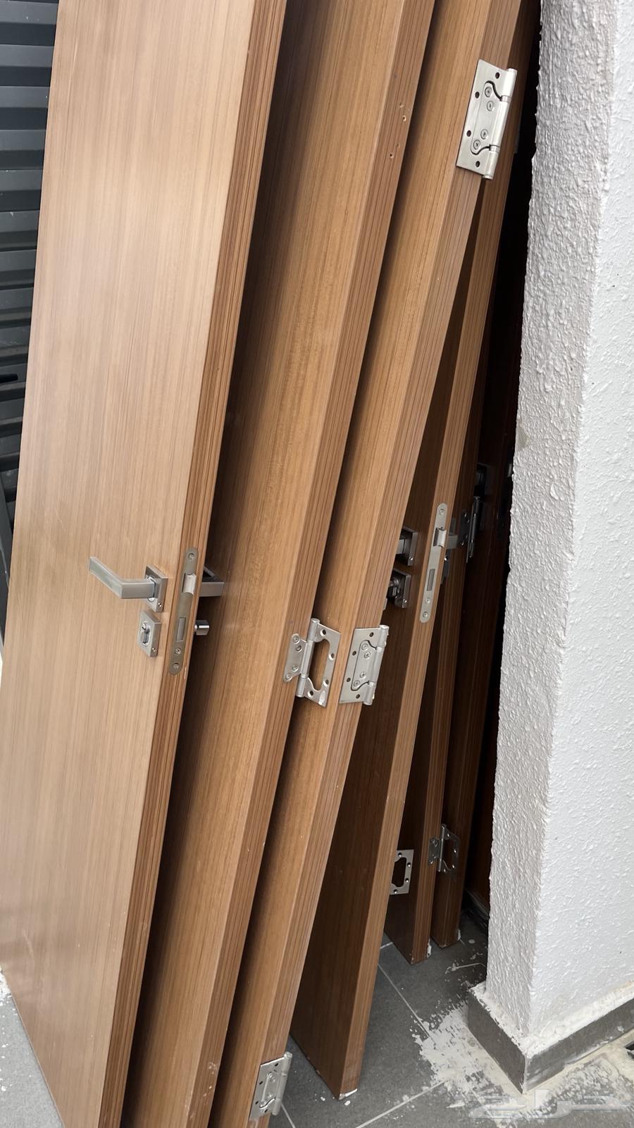 البيع بيبان خشب64511912404610112