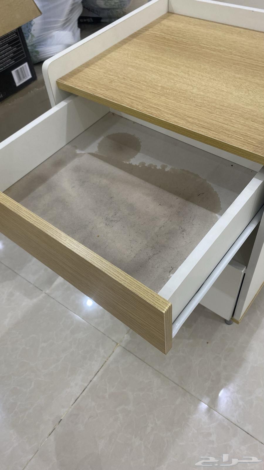 كمودينه او طاولة سرير جانبية64516127924225111