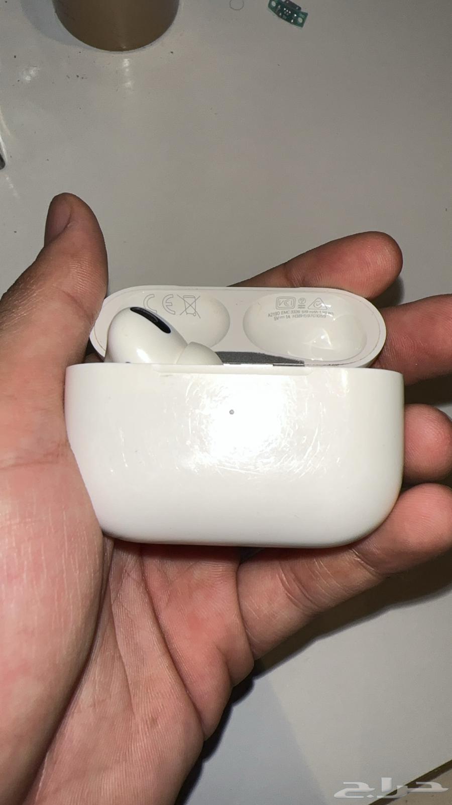 للبيع سماعه ايربودز الاصليه64510972579330112