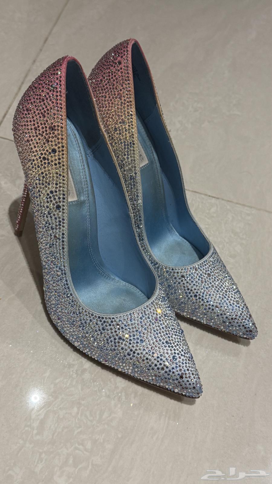 كعب سوار فسكي مقاس 39. من دون لندن. ملبوس مرتين فقط.64517974953475111