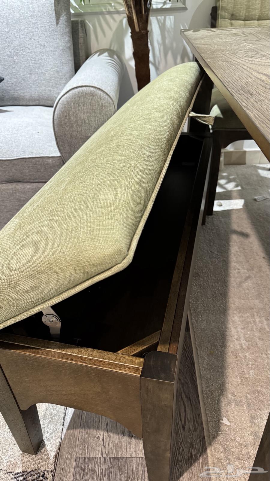 6-person dining table with storage space64515821991427111