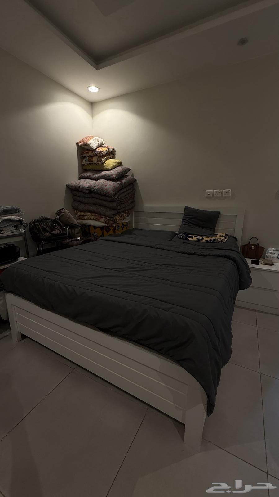 سرير نوم نفرين جديد مع طاولة تلفاز للبيع64510944316673110