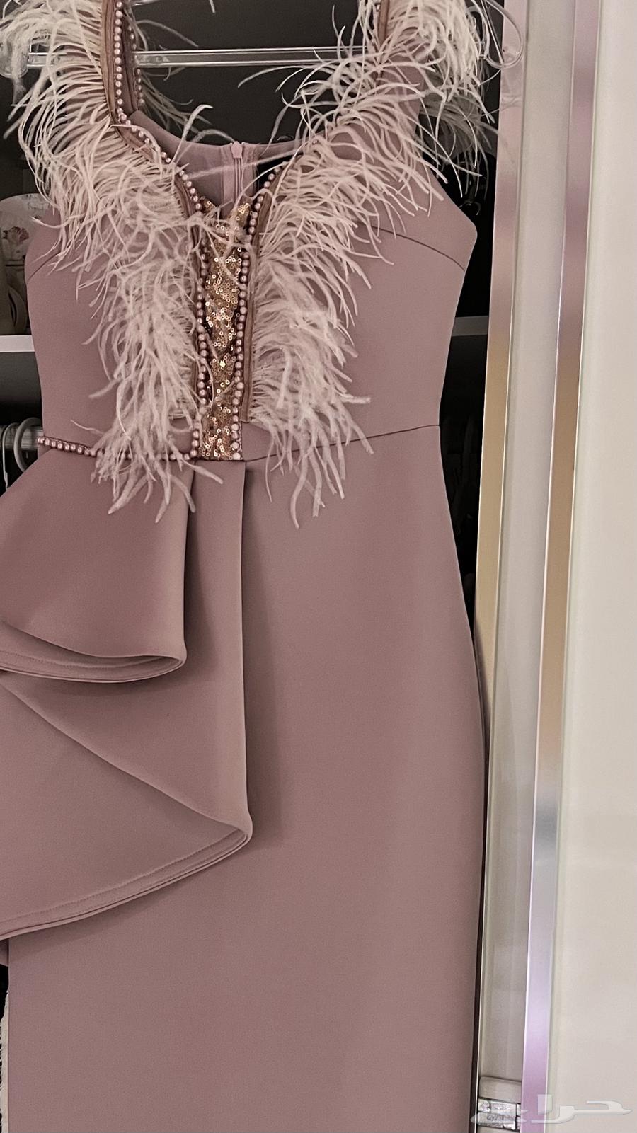 فستان أنيق جدا  باللبس وجديد استخدام مرتين فقط64511912422659110