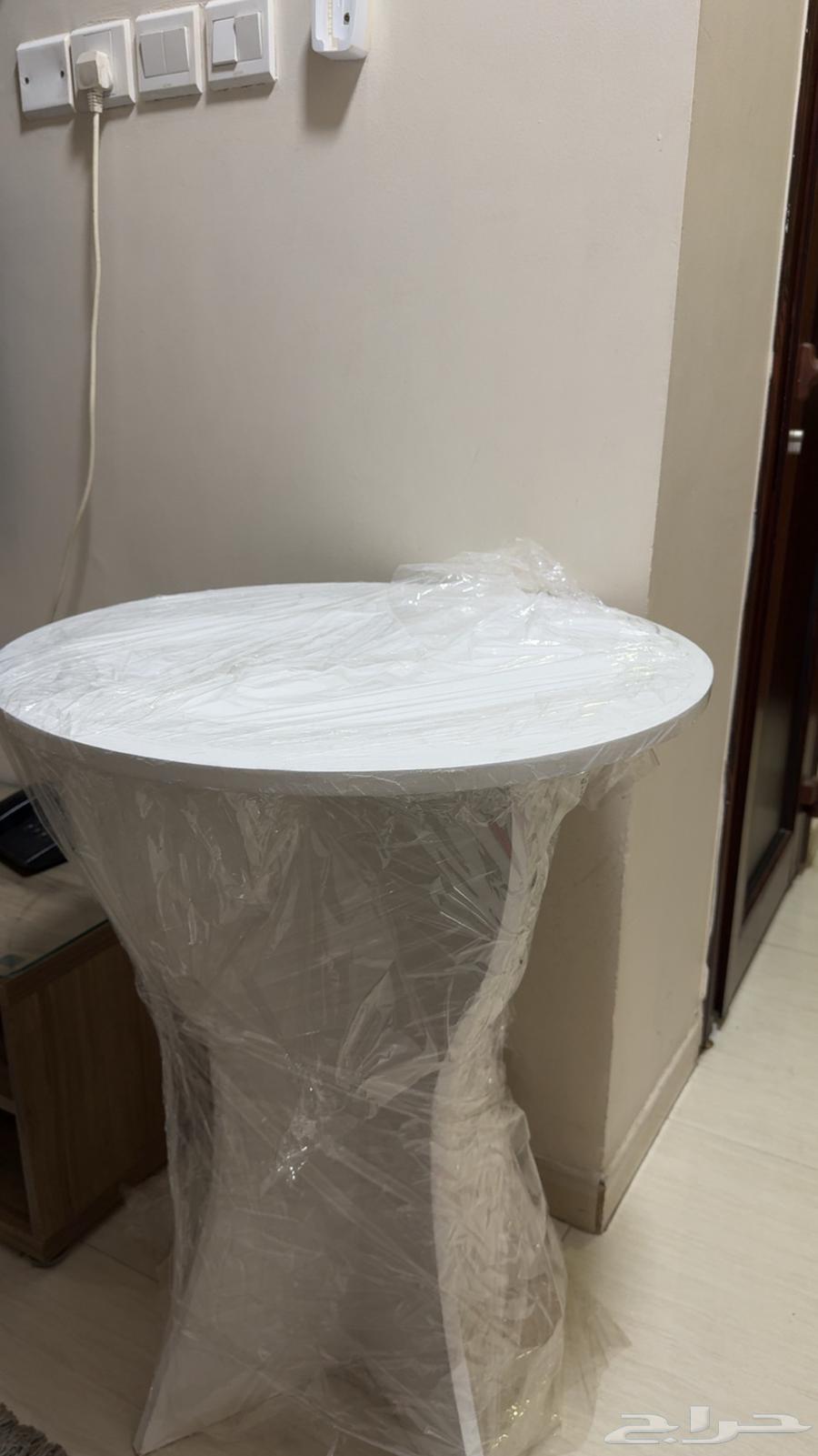 طاوله للبيع لم يتم الاستخدام64514872875137111
