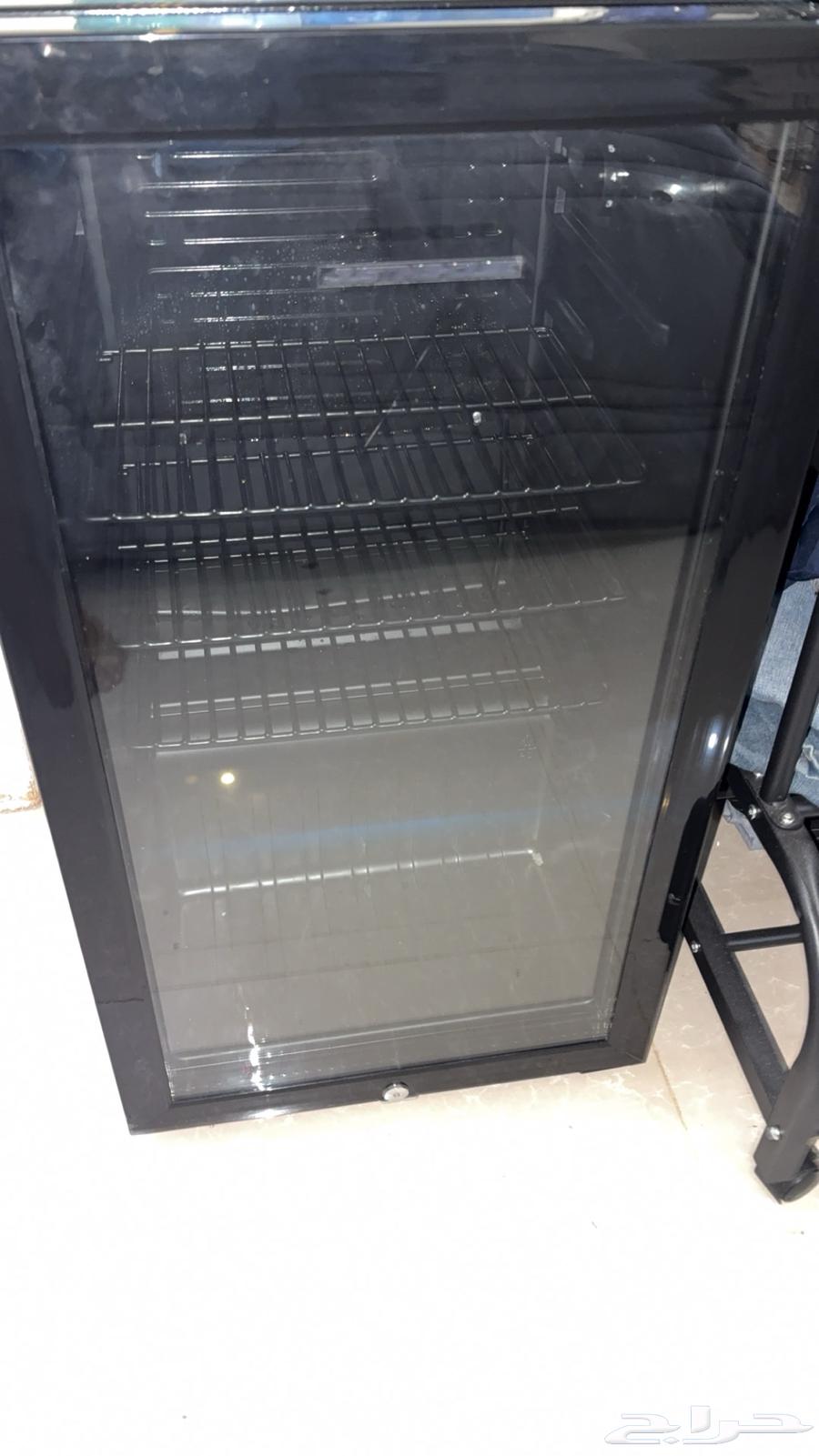 A cold, new, and excellent refrigerator64512134316674113