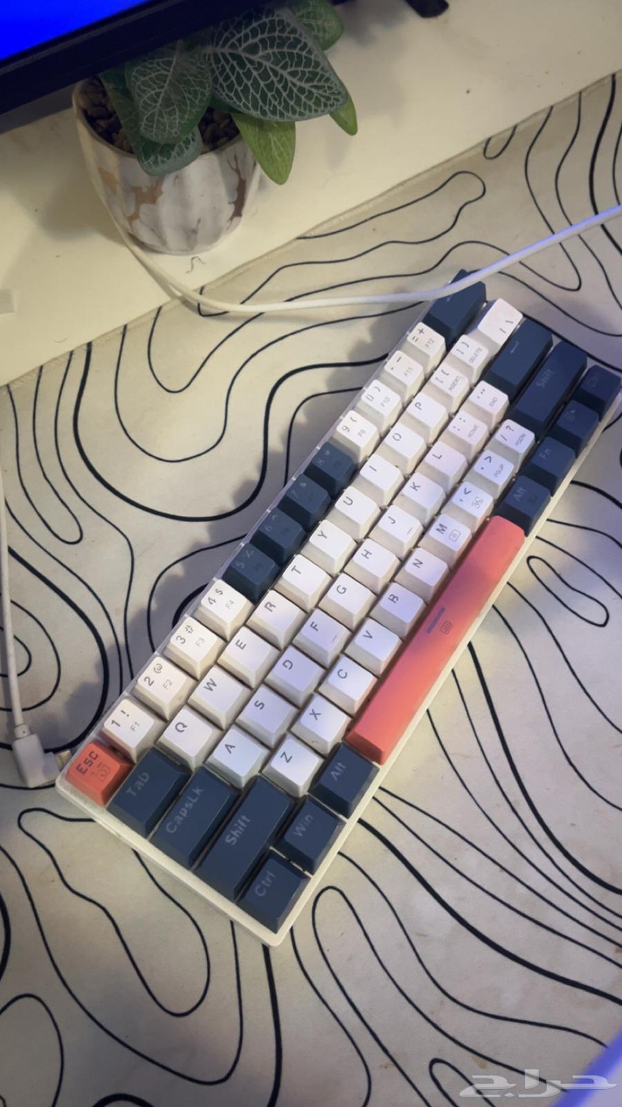 Red gaming keyboard switch with loud sound and large mouse pad64514417212674111