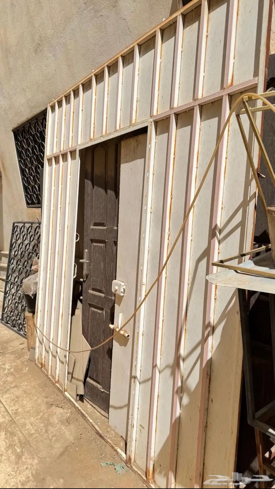 Iron door height 02.5 width 2.5064518747156738110