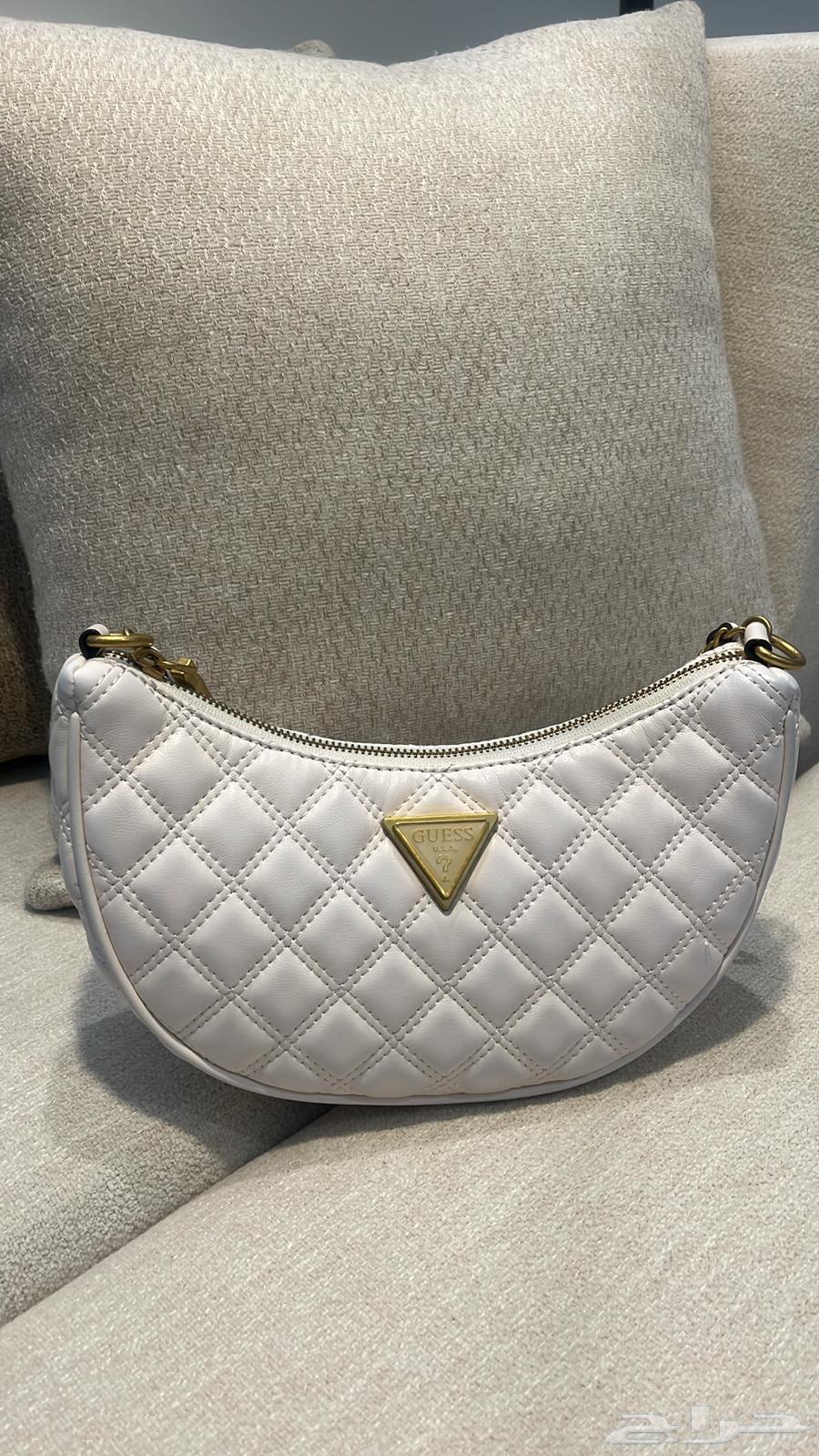 شنطة Guess أصلية64518181329411114