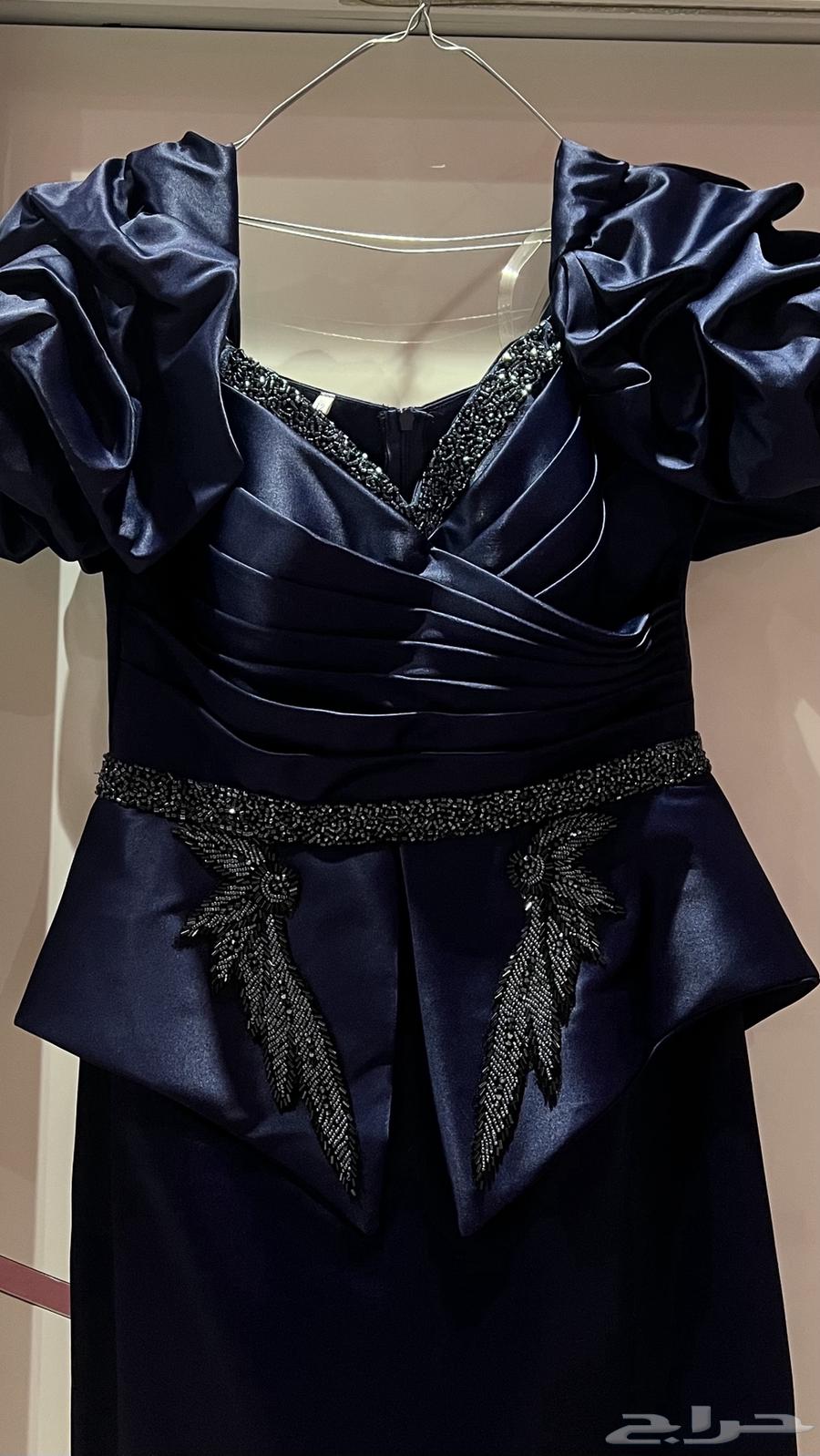 فستان فخم لون كحلي غامق نظيف وخالي من العيوب64517775445379111