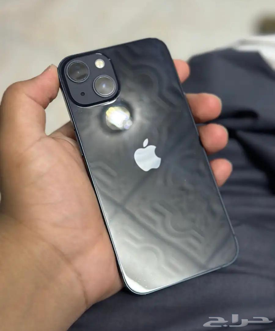 iPhone 1364510944450818110