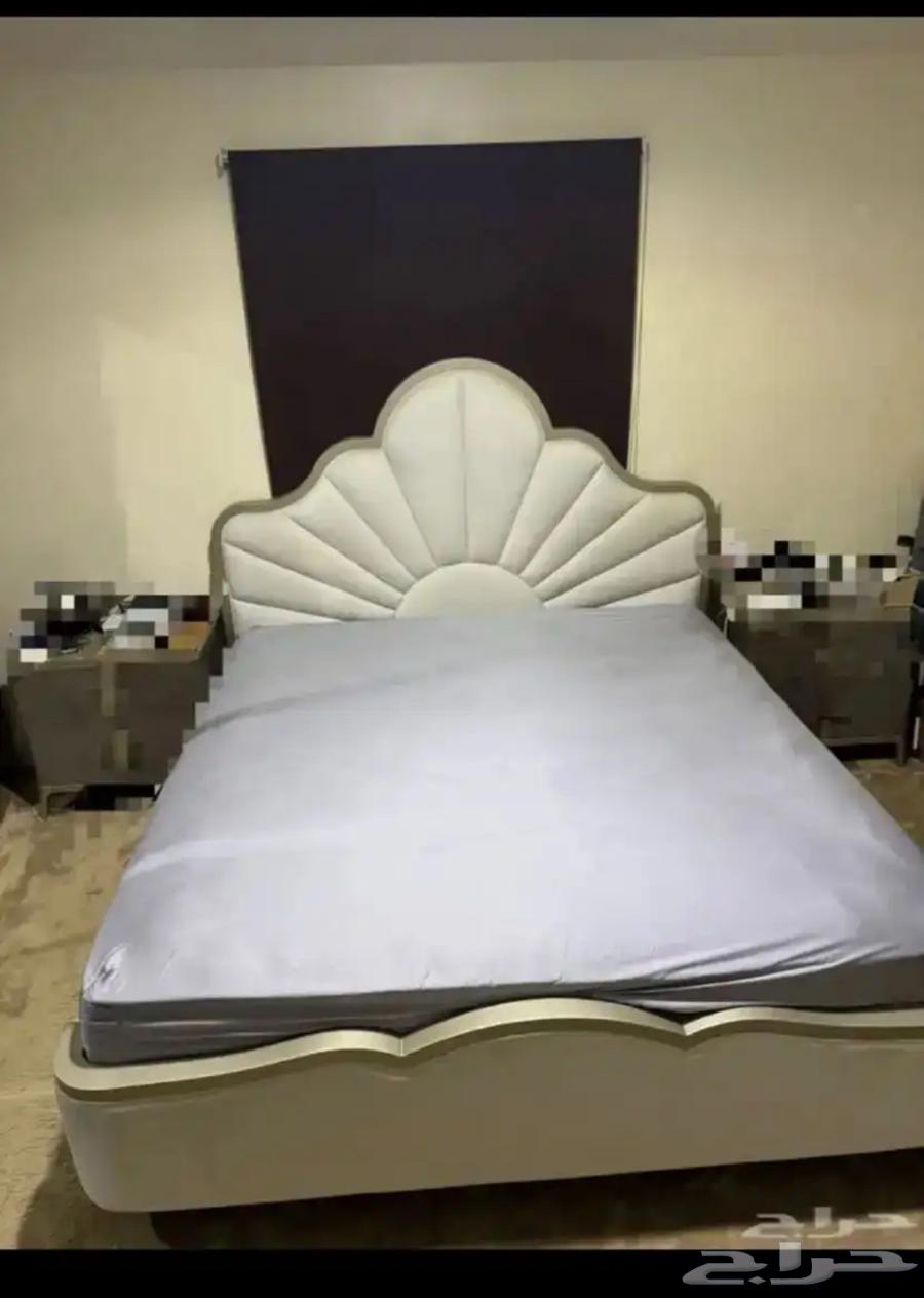 Bed with a very, very clean Medias design64513645458691110