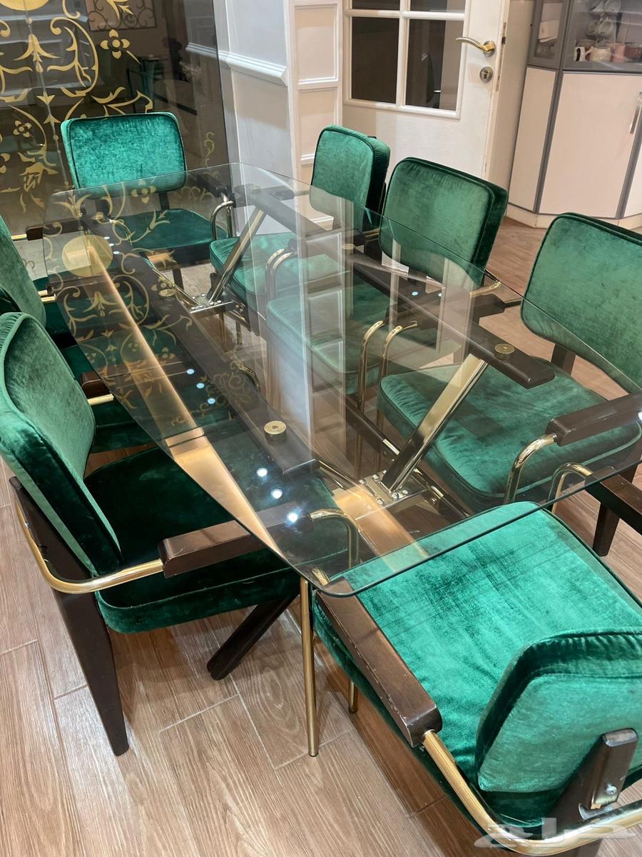 Dining table with 8 chairs64511843070466114