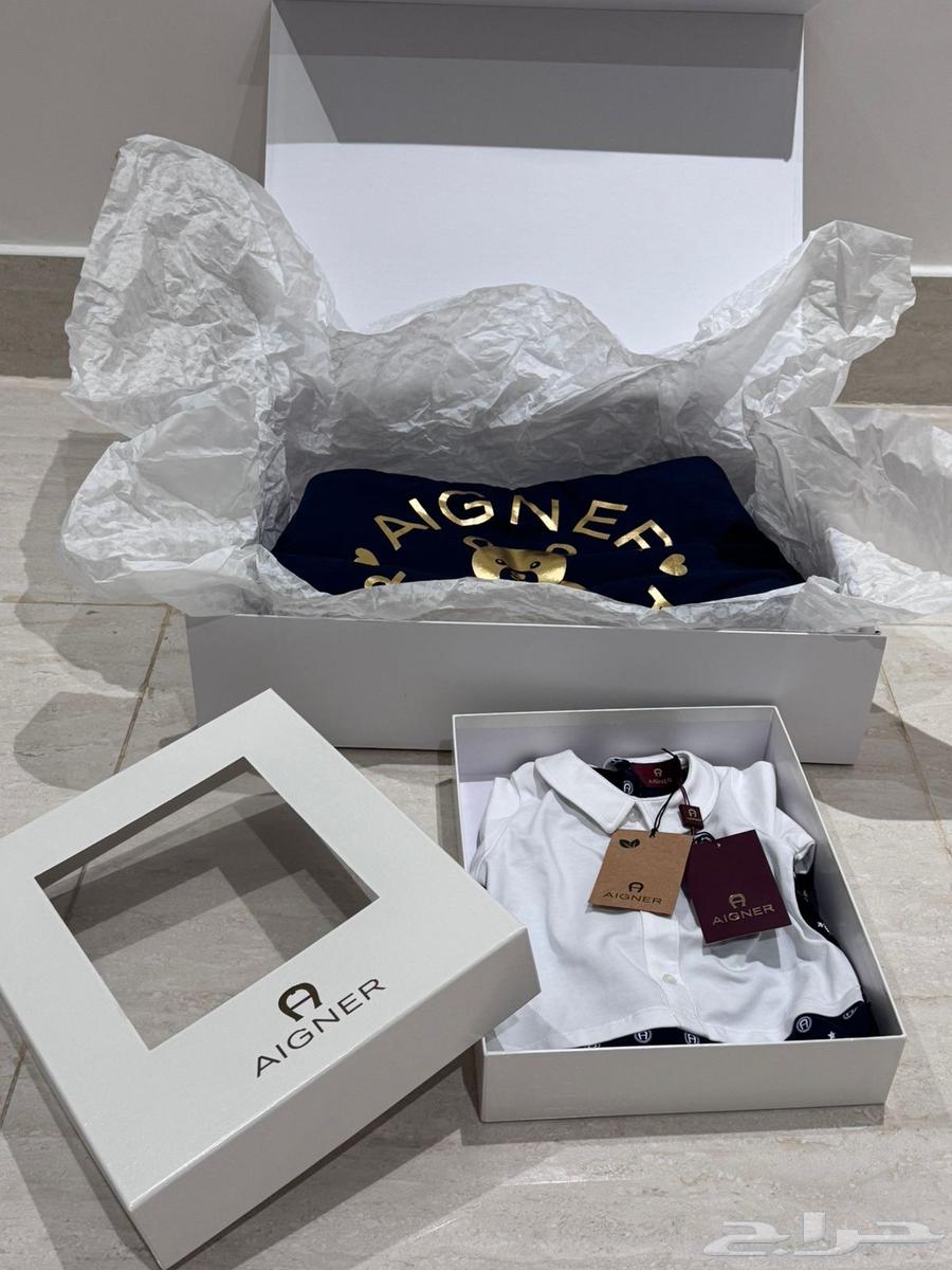 ملابس أطفال من ماركة Aigner الأصلية64512245838338110