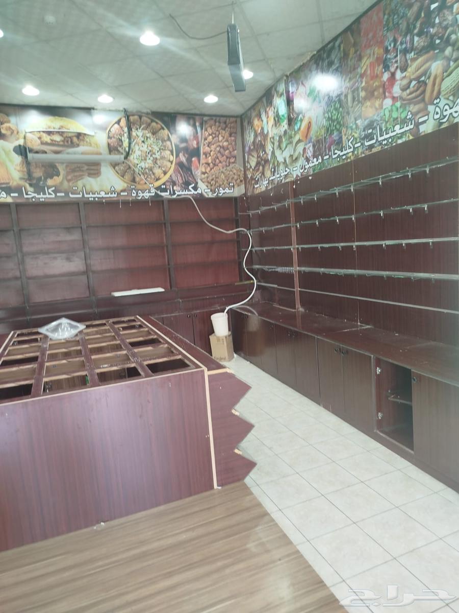 Nuts decoration, air conditioner, and refrigerators64514638131841111