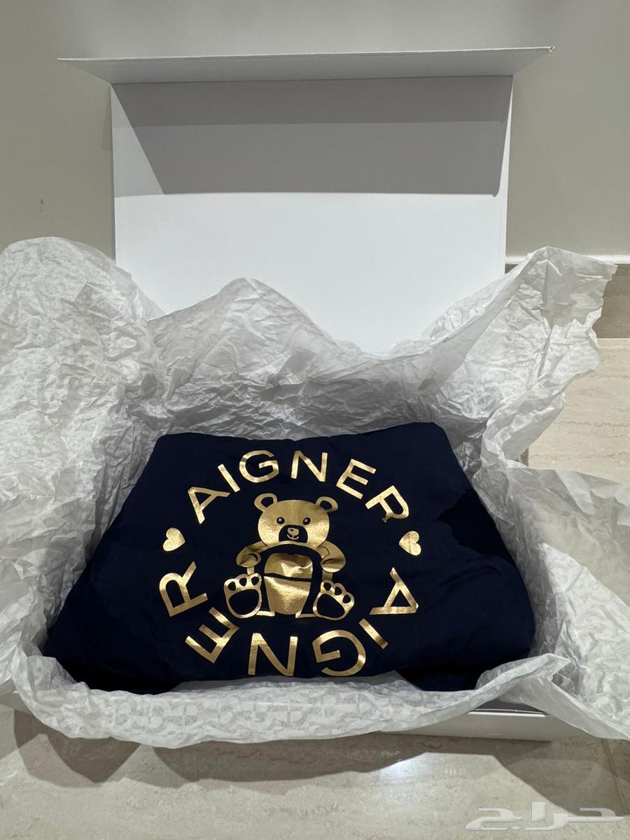 ملابس أطفال من ماركة Aigner الأصلية64512245838338113