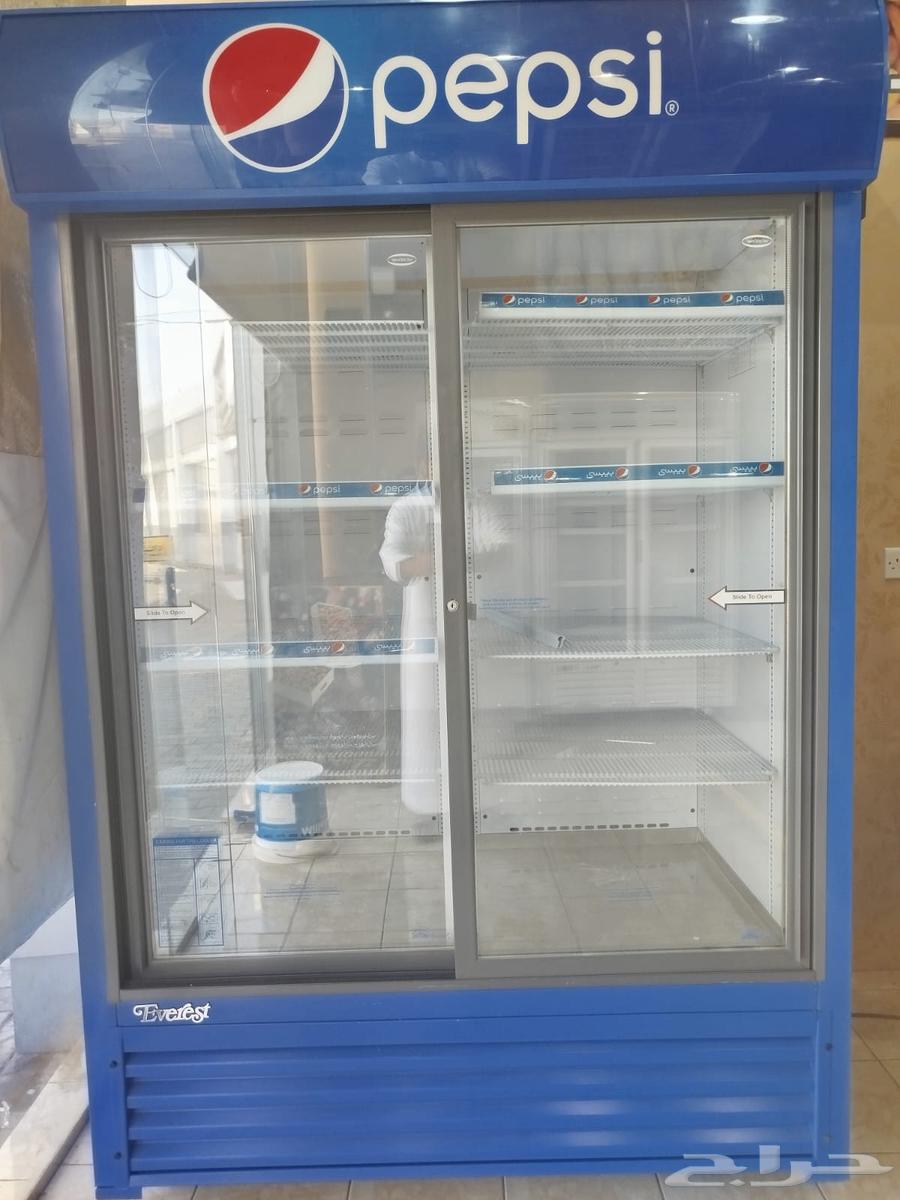 Nuts decoration, air conditioner, and refrigerators64514638131841114