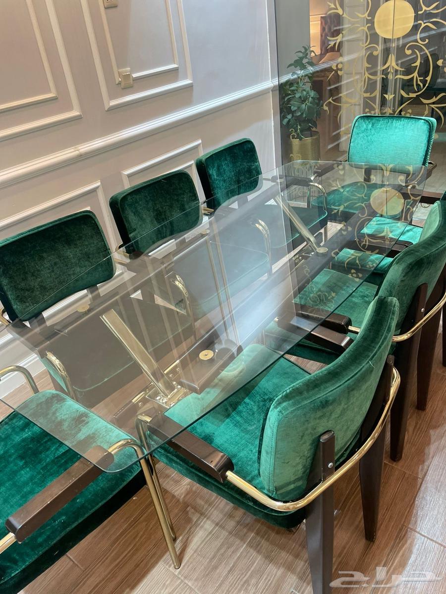 Dining table with 8 chairs64511843070466111