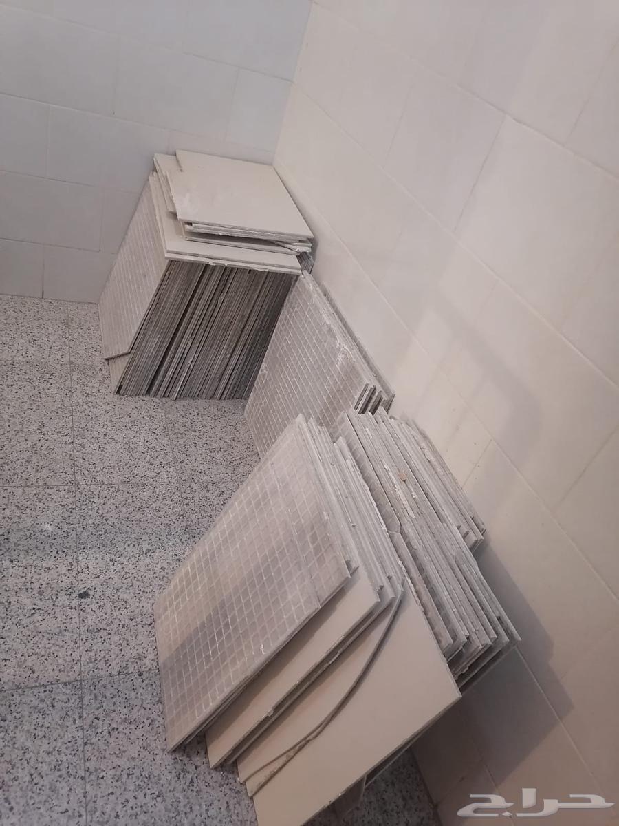 سيراميك مستعمل مقاس 60X60 سم بورسلين اللون بيج 150 ريال64514734067329111
