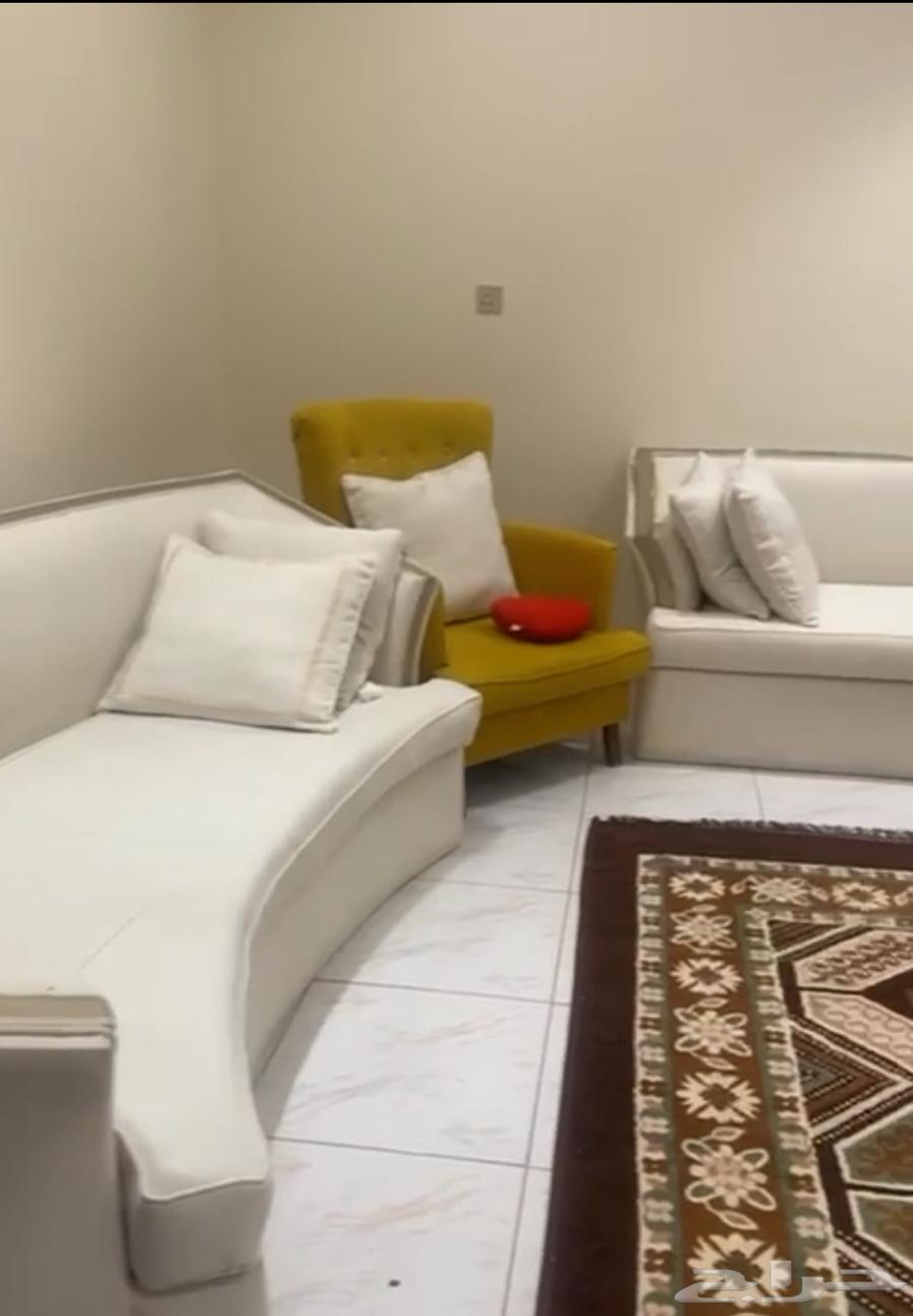 Sofa for sale, 3 large seats and 2 single seats64511717529986110