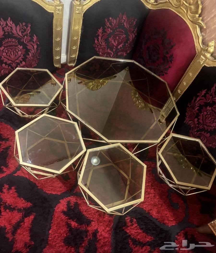 A clean and new table64511689501187110