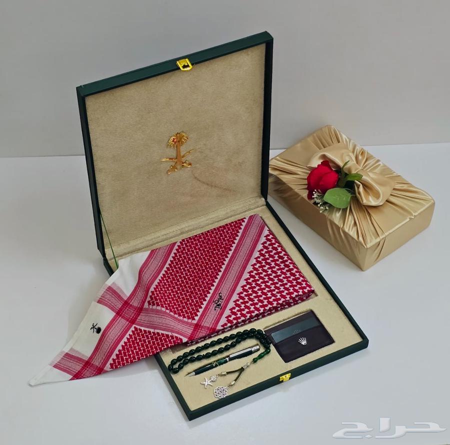 بوكس شماغ ملكي ينفع للهدايا مسبحه وقلم وبوك ماركة64513907779329112