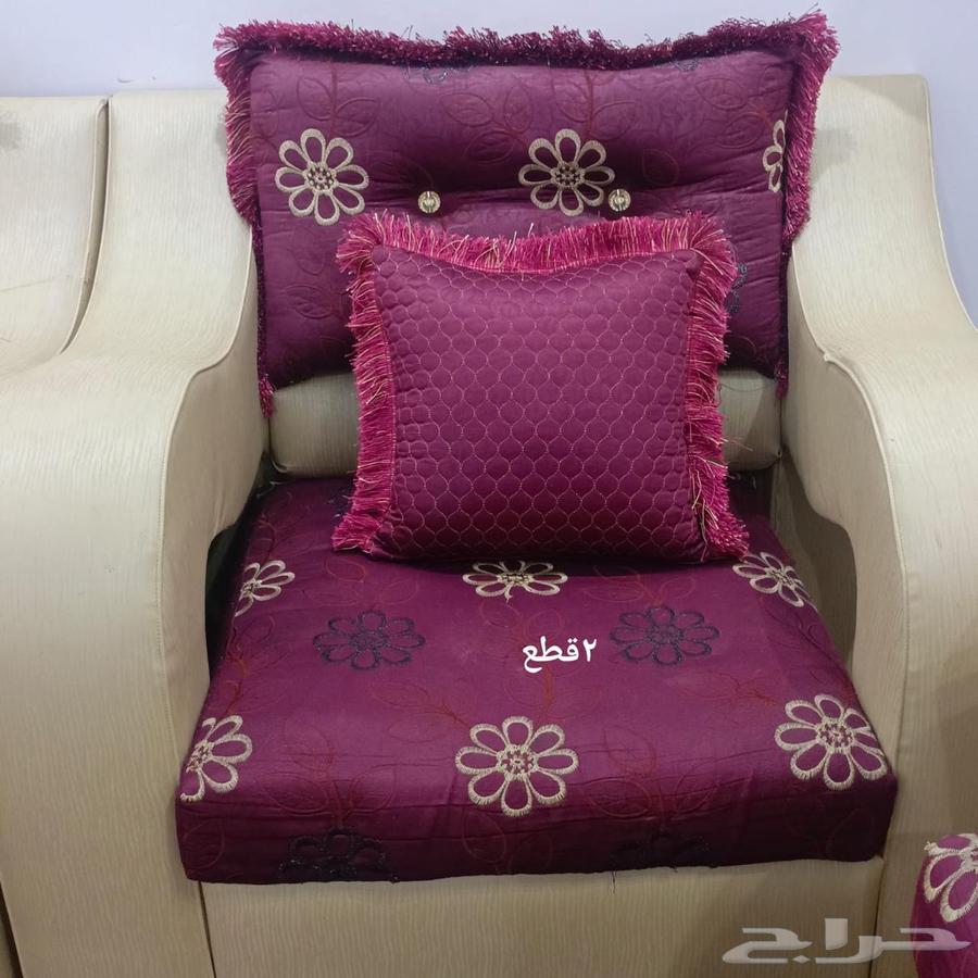 فرشه مع الكنب والطاولات مستعمل نظيف64511912471811110