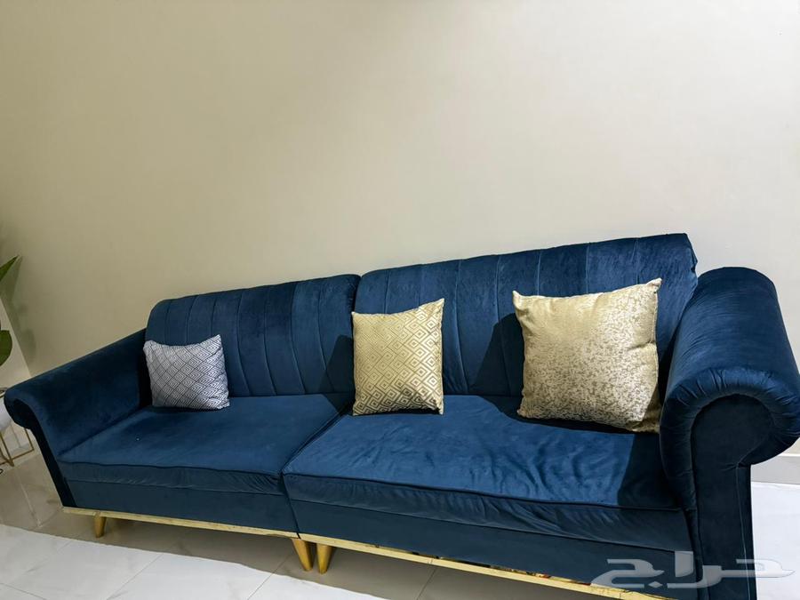 كنب صاله جديد ونظيف جدا 6في4 مع طاوله رخام وخدمه2 وستاره64517118832899114