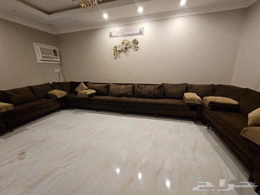 كنب للبيع تقريبا 5في 664518034358786110