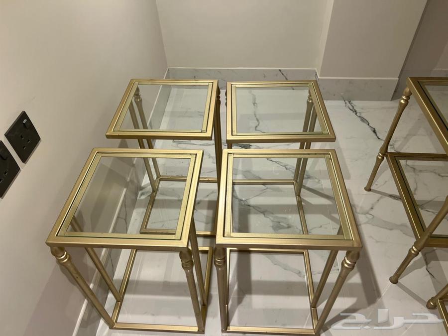 Tables64518294377218112