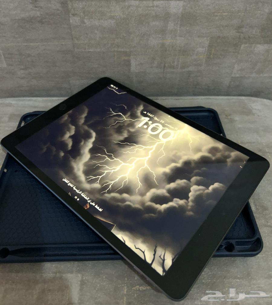 للبيع آيباد الجيل 9 نضيف مافك 64 قيقا64513631946882112
