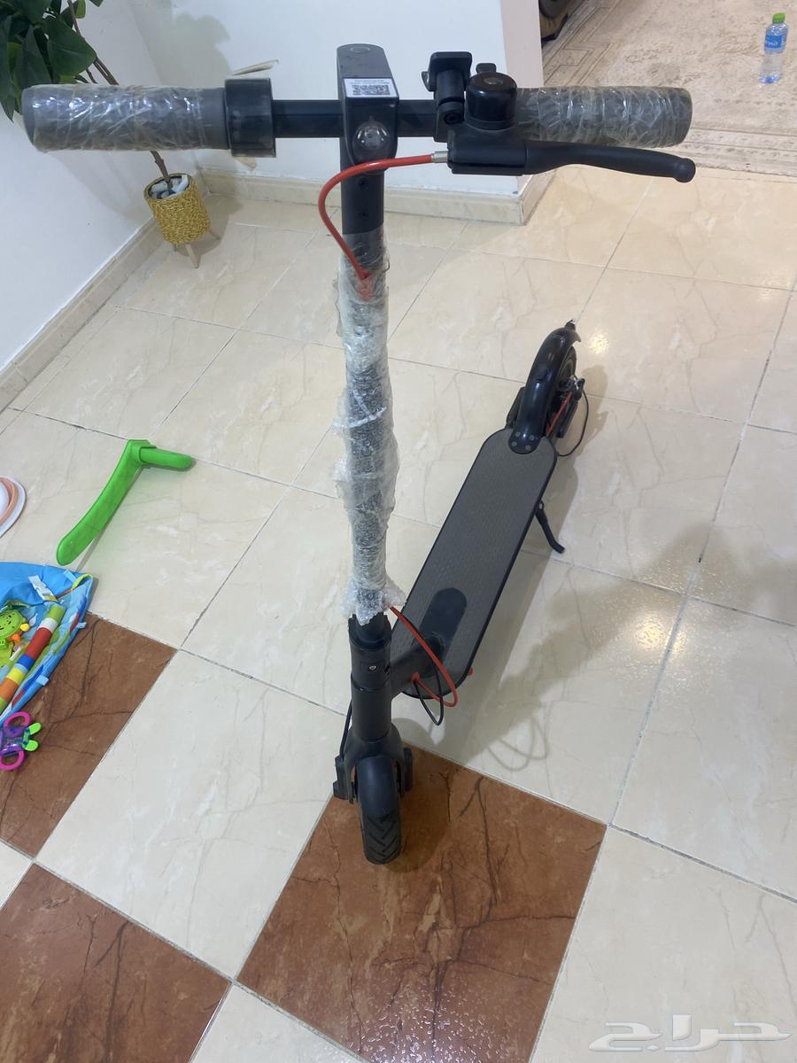 سكوتر للبيع نظيف مقد تحرك لكن ناقصه بطاريه السوم وصل 50064518051388802112