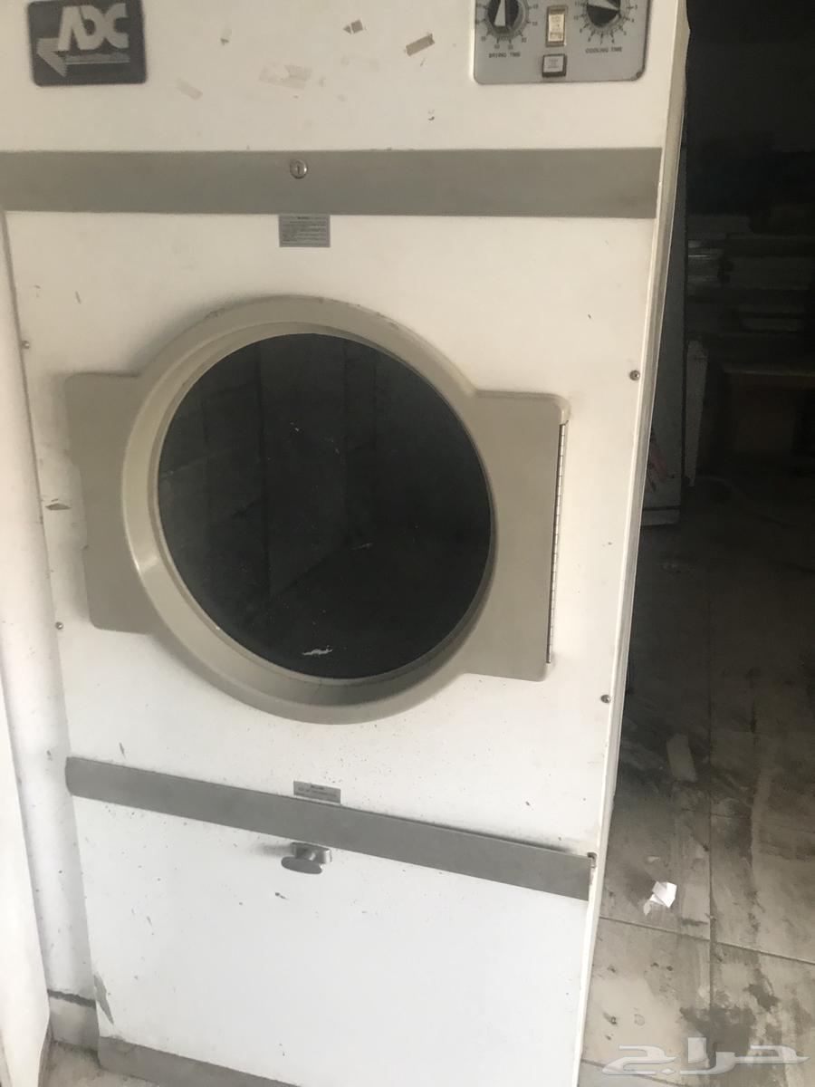 A fully equipped, completely clean laundry as per condition64518535851906111