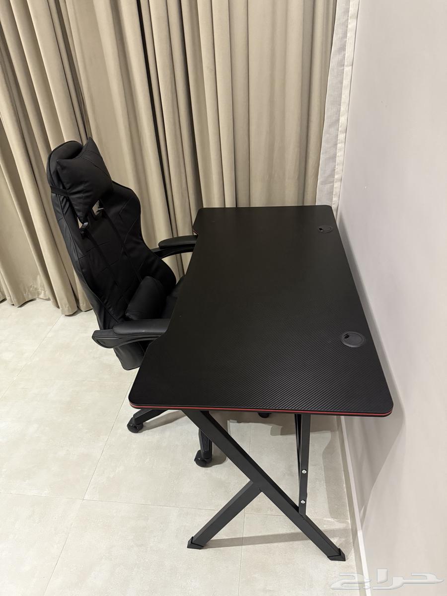 Computer Table and Gaming Chair64511759223937110